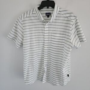Patagonia Short Sleeve Collared White Green Striped Shirt Men's Large